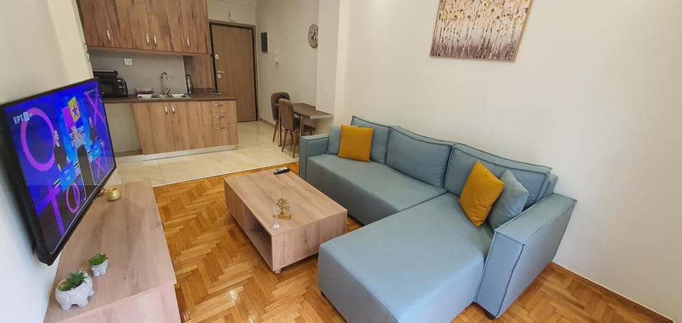 Communal lounge/ TV room, Living room, Seating area