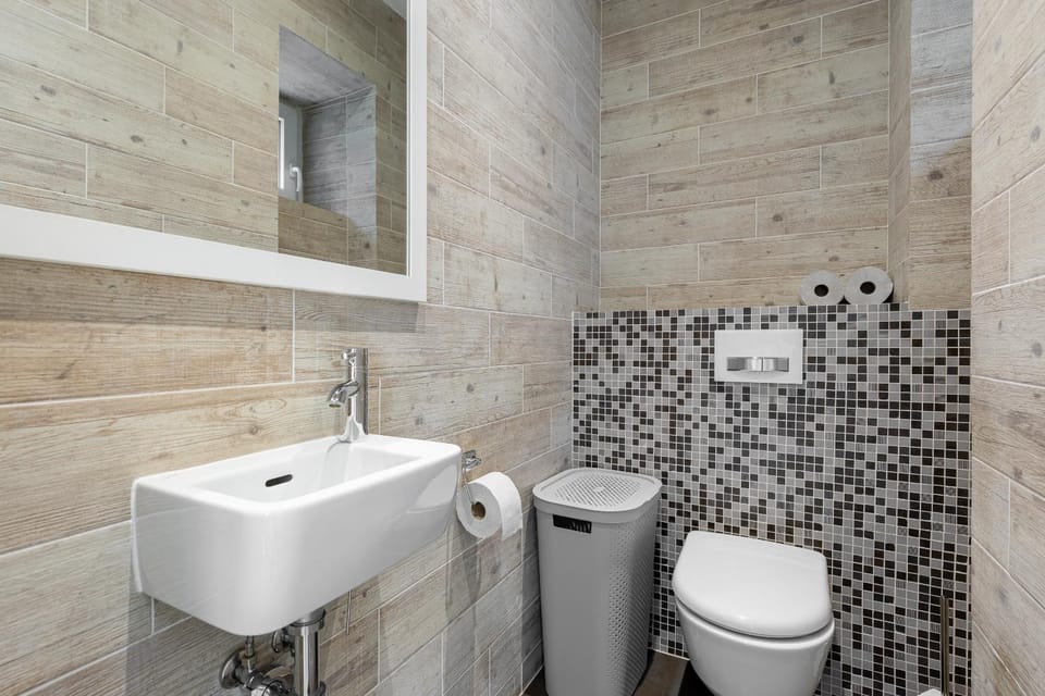 Toilet, Bathroom