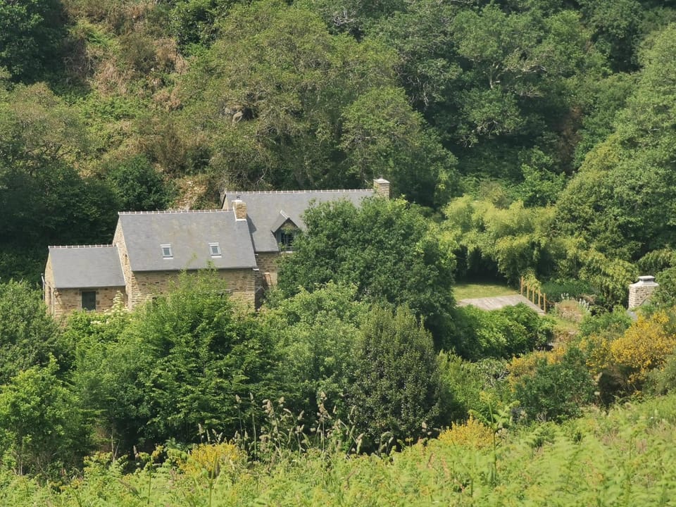 Le Moulin bordé par l'Aven House in Pont-Aven