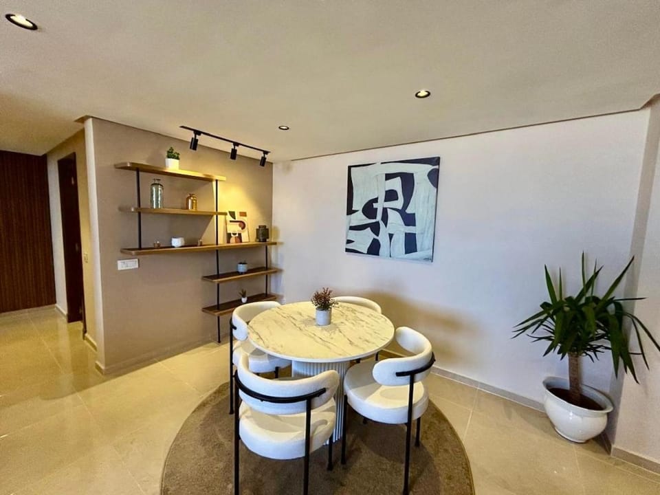Seating area, Dining area