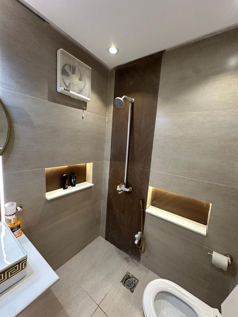 Shower, Toilet, Bathroom