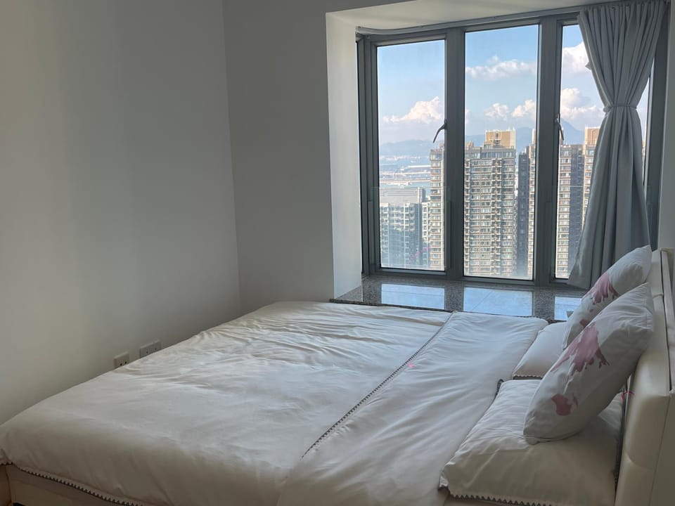 Seaview condo near airport and Disney Land Apartment in Hong Kong