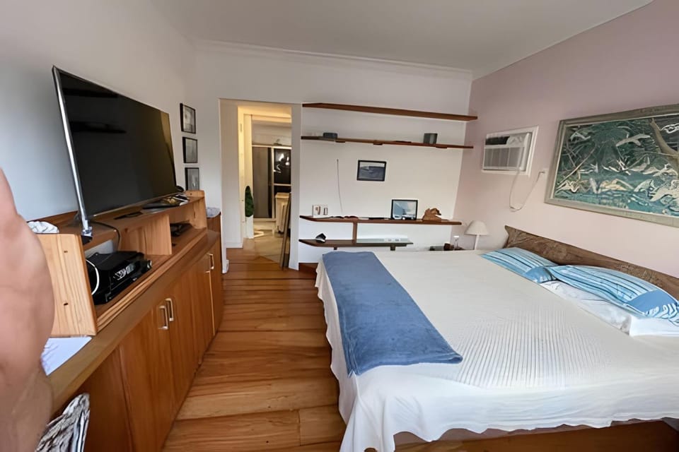 Varanda pé na areia Arpoador Apartment in Rio de Janeiro