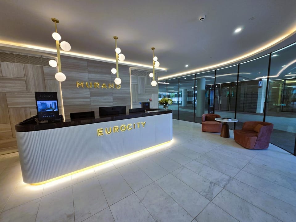 Brand New 1BR Pool & Jacuzzi On Site Parking Suite One Apartment in Gibraltar