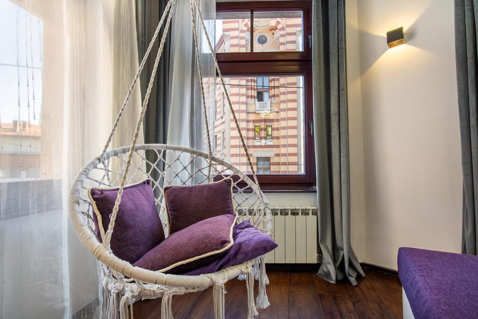 View (from property/room), Living room, City view, City view