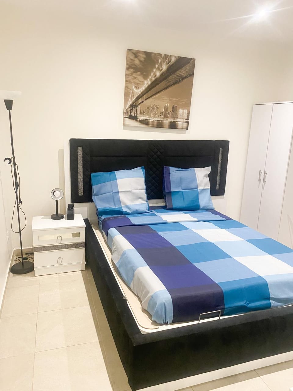 Photo of the whole room, Bedroom