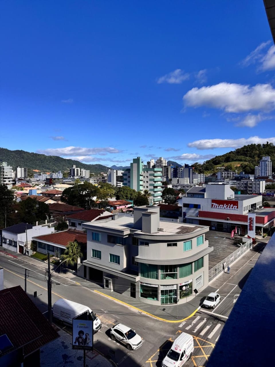City view, Location