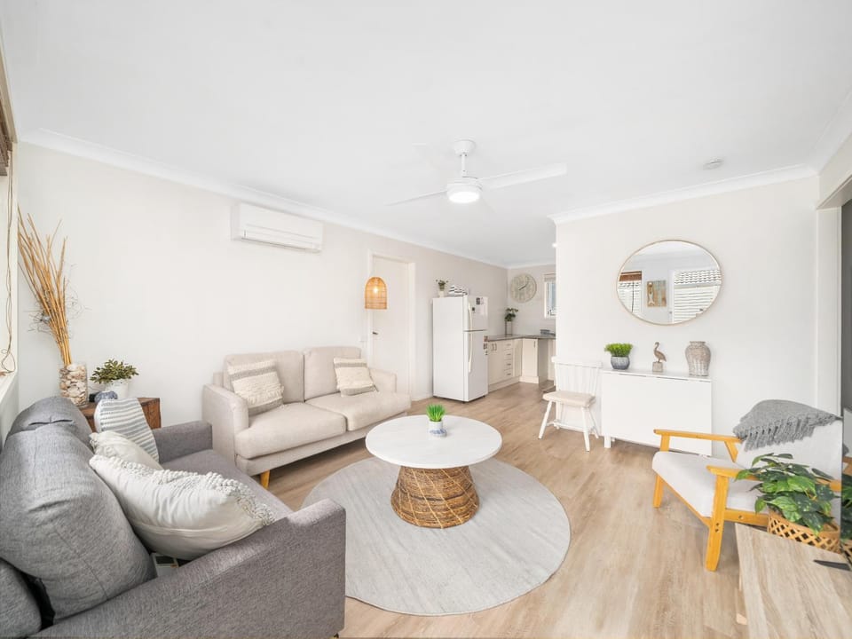 Kitchen or kitchenette, Seating area