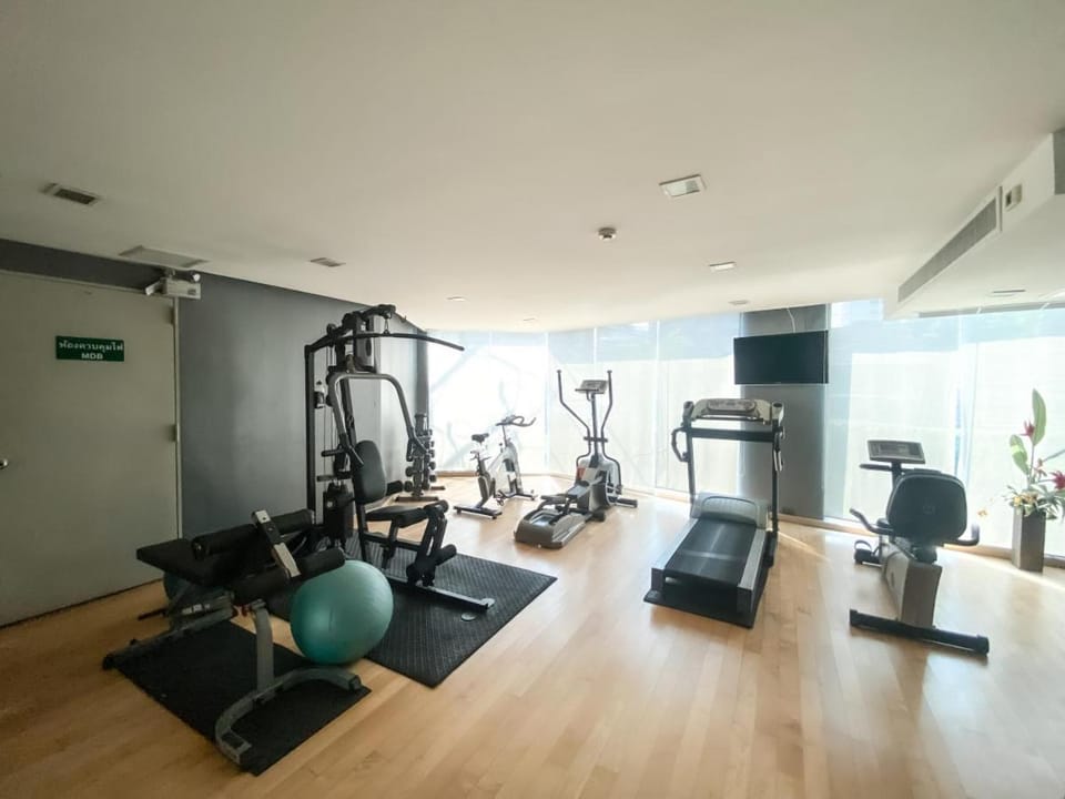 Tropical Urban 43 Sqm - Ultra Fast Wifi - Thong Lo Apartment in Bangkok
