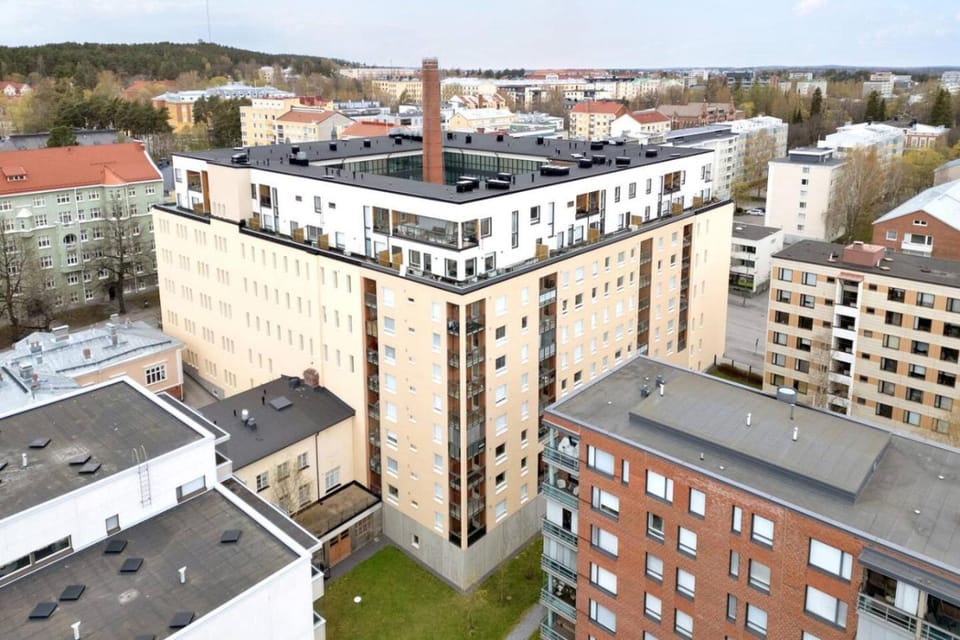 Property building, Day, Location