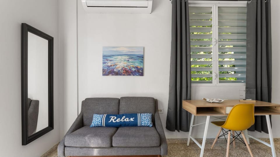 Dowtown Studio Walkable to Town and Beach Apartment in Rincón