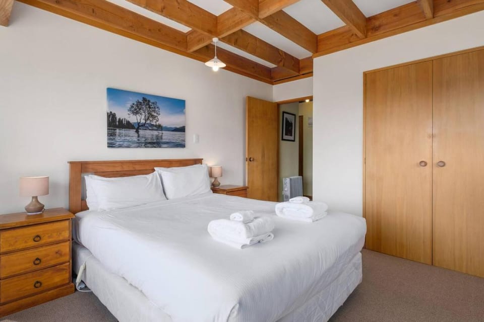 Mulberry Holiday Chalet House in Wanaka