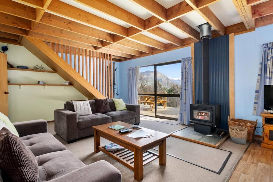 Mulberry Holiday Chalet House in Wanaka