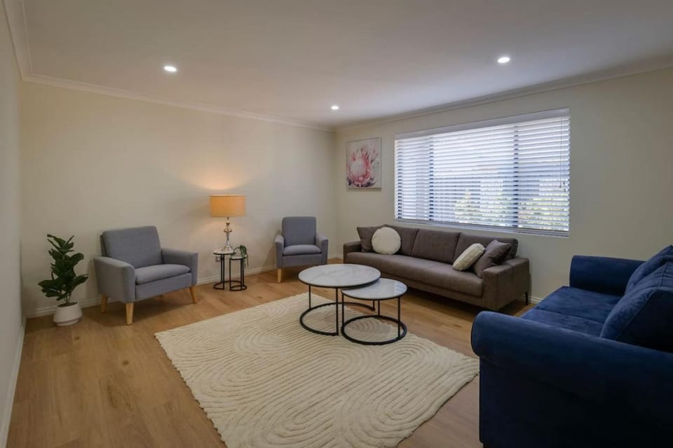The Monclair Retreat - Pet Friendly Dunsborough House in Quedjinup