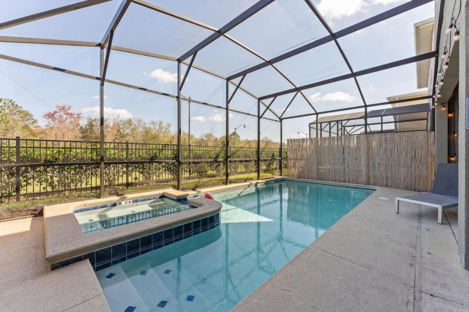 Patio, Balcony/Terrace, Swimming pool, sunbed