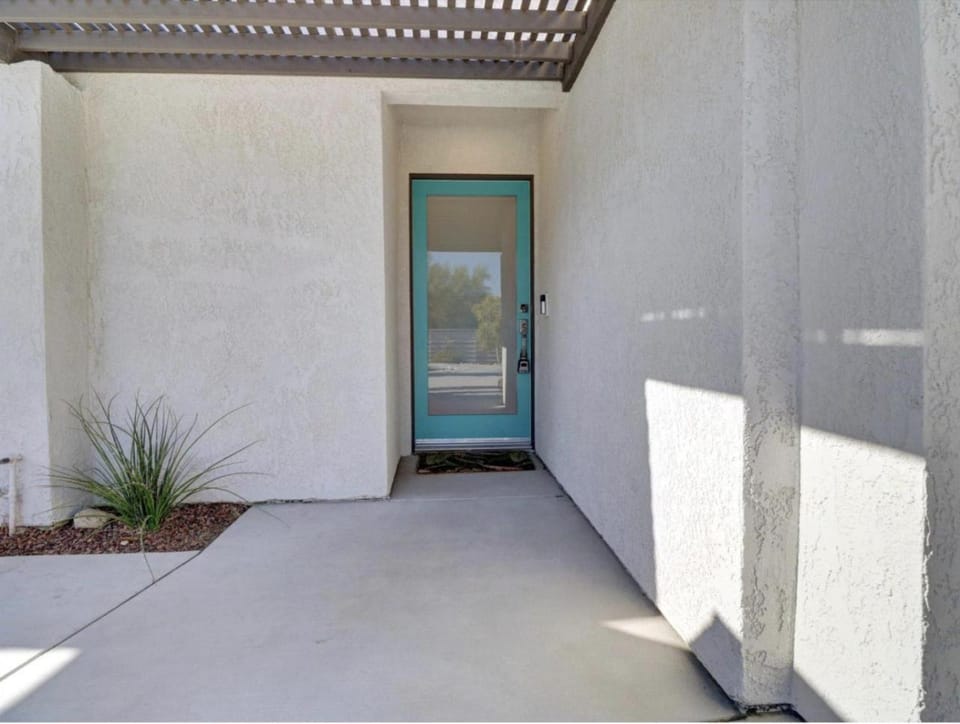 Dive into Desert Wonderland Pool, Spa, Fire Pit House in Palm Springs