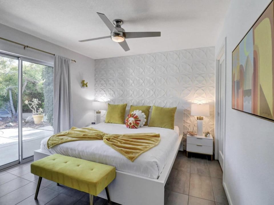 Dive into Desert Wonderland Pool, Spa, Fire Pit House in Palm Springs