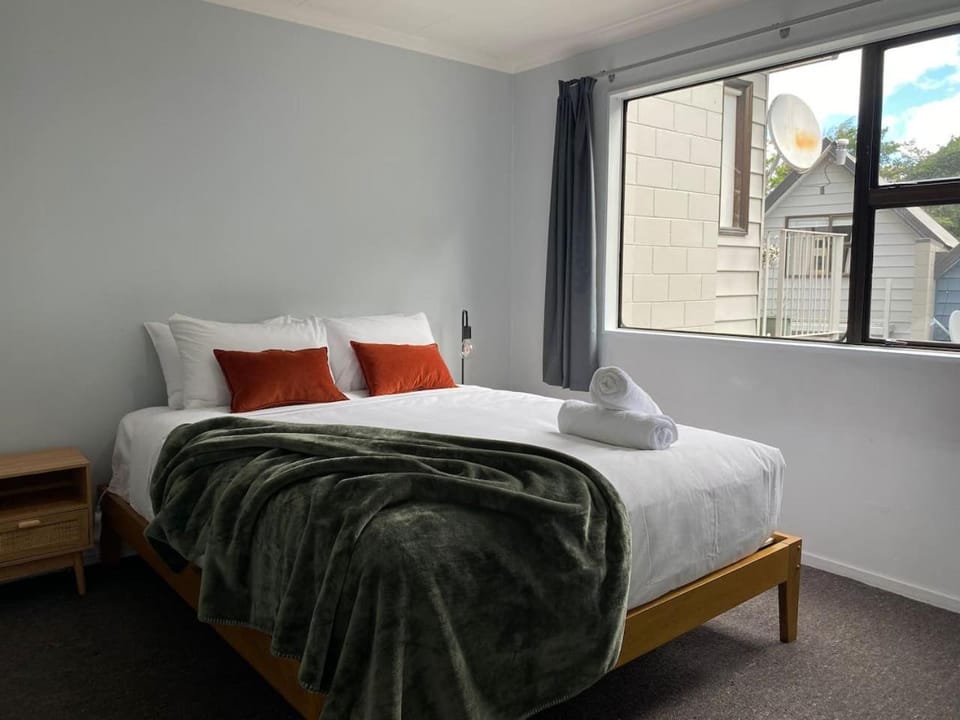 Robins Retreat-Town Center - Parking - Easy access Apartment in Queenstown