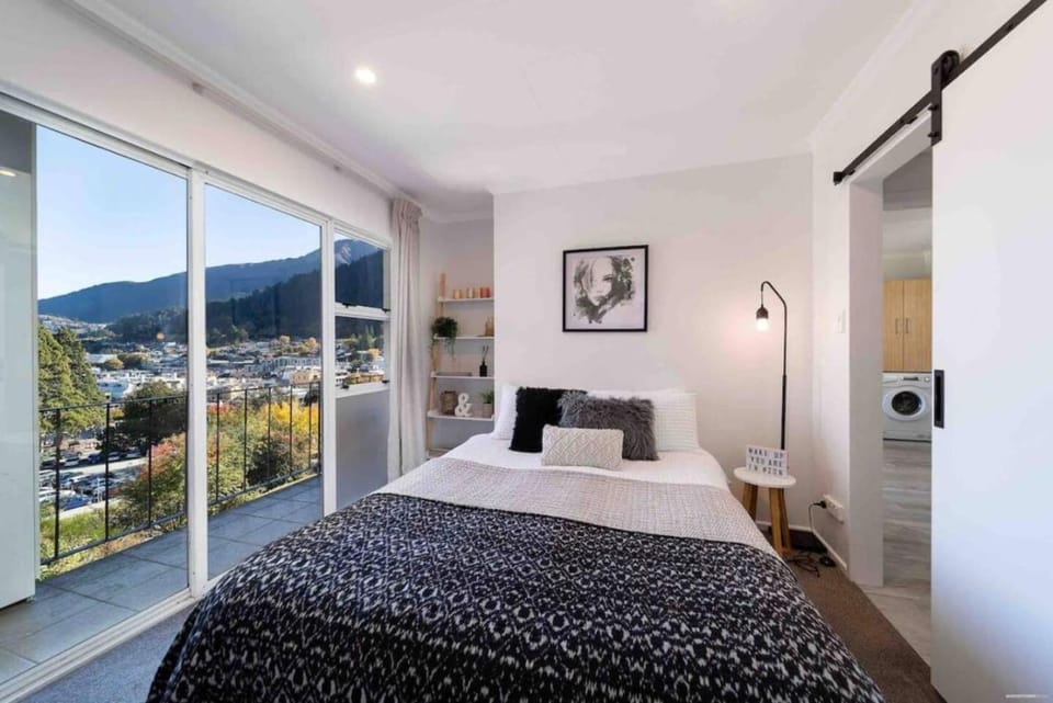 Best View in Queenstown Town Centre Location Apartment in Queenstown