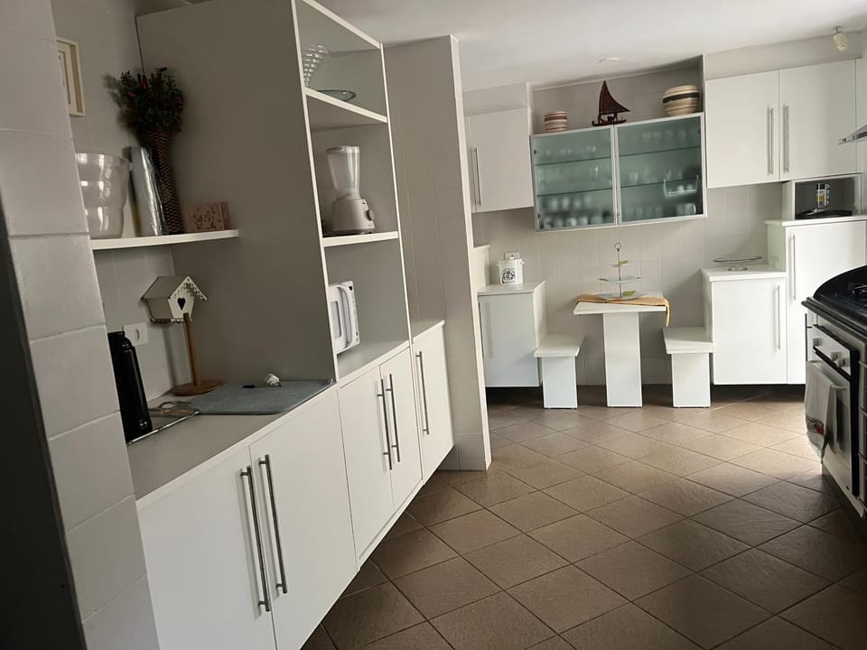 Casa espetacular com 5 quartos 50 metros do mar House in State of Paraná