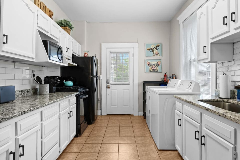 Stylish Home in Historic District Near Riverwalk House in Jeffersonville