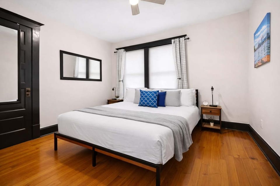 Riverview Escape in Walkable Historic District House in Jeffersonville