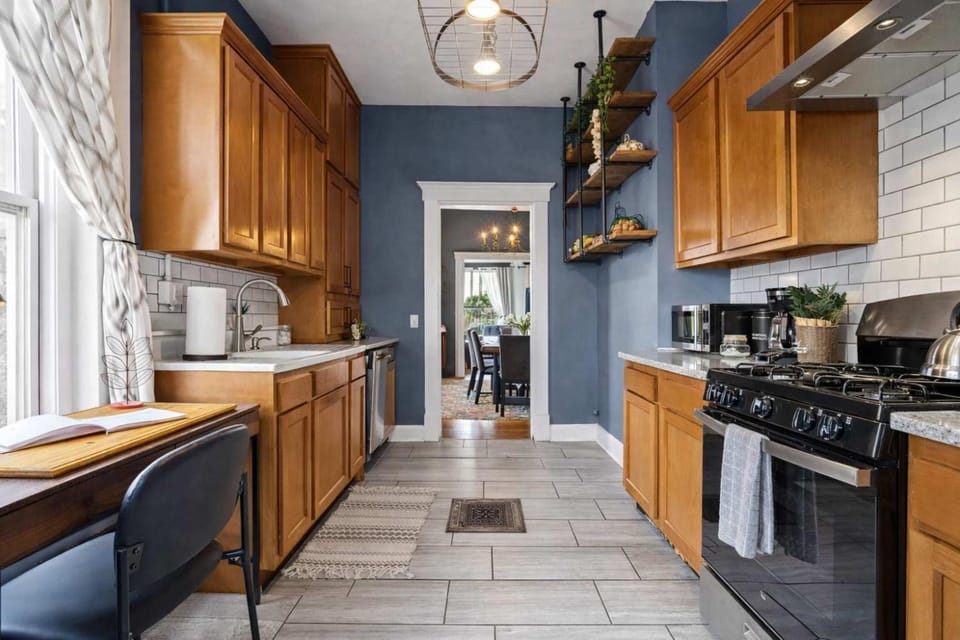 Walkable Historic District Riverview Escape House in Jeffersonville