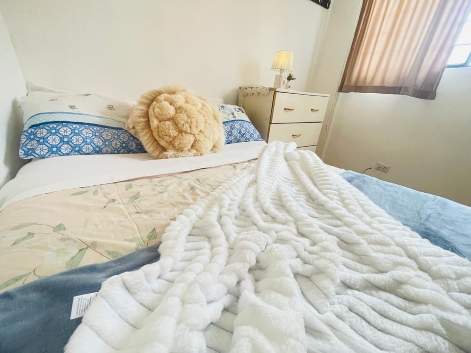 Bed, Photo of the whole room, Bedroom, Garden view, Sunrise
