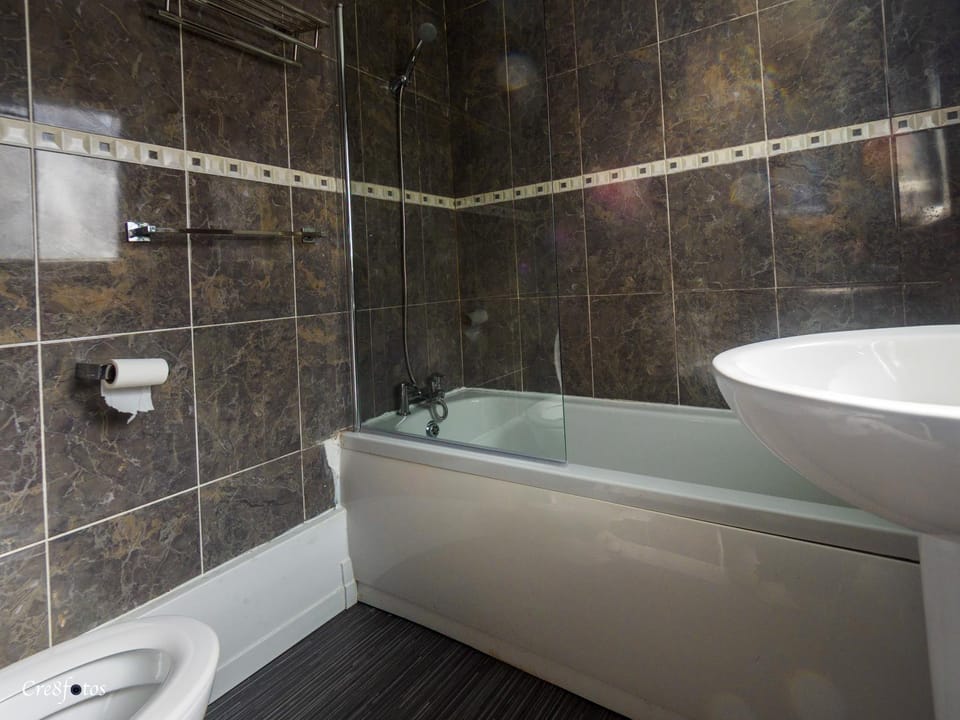 Newlands Lodge Deluxe Family Room 3 Bed and Breakfast in Stoke-on-Trent