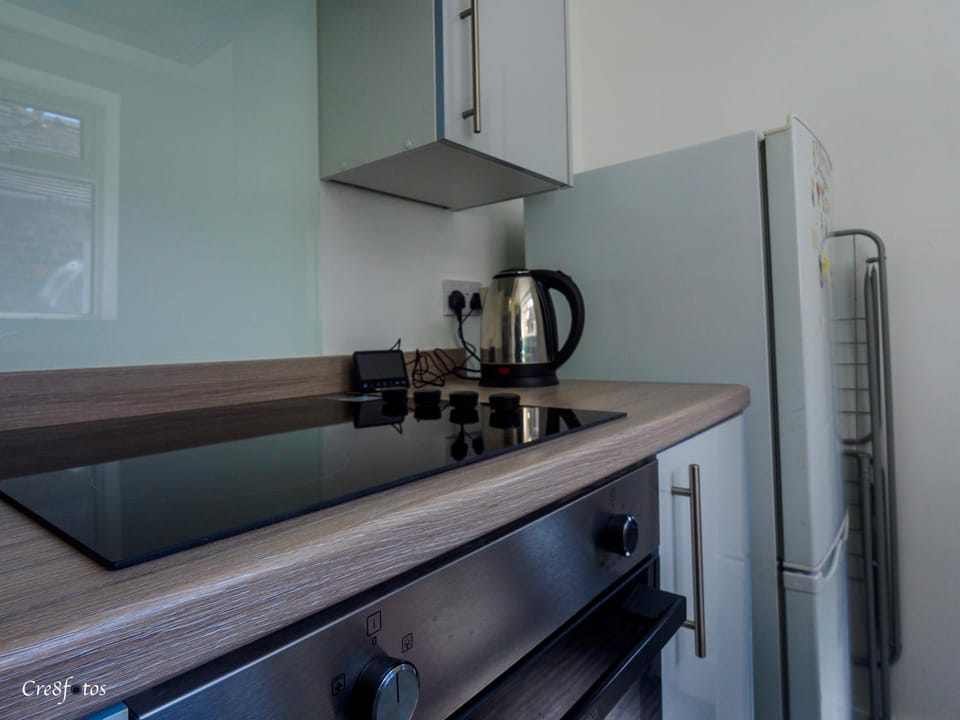Newlands Lodge Deluxe Family Room 3 Bed and Breakfast in Stoke-on-Trent