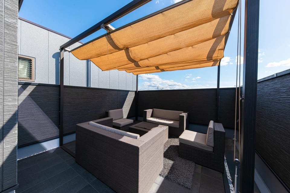 Patio, Day, Balcony/Terrace, Seating area