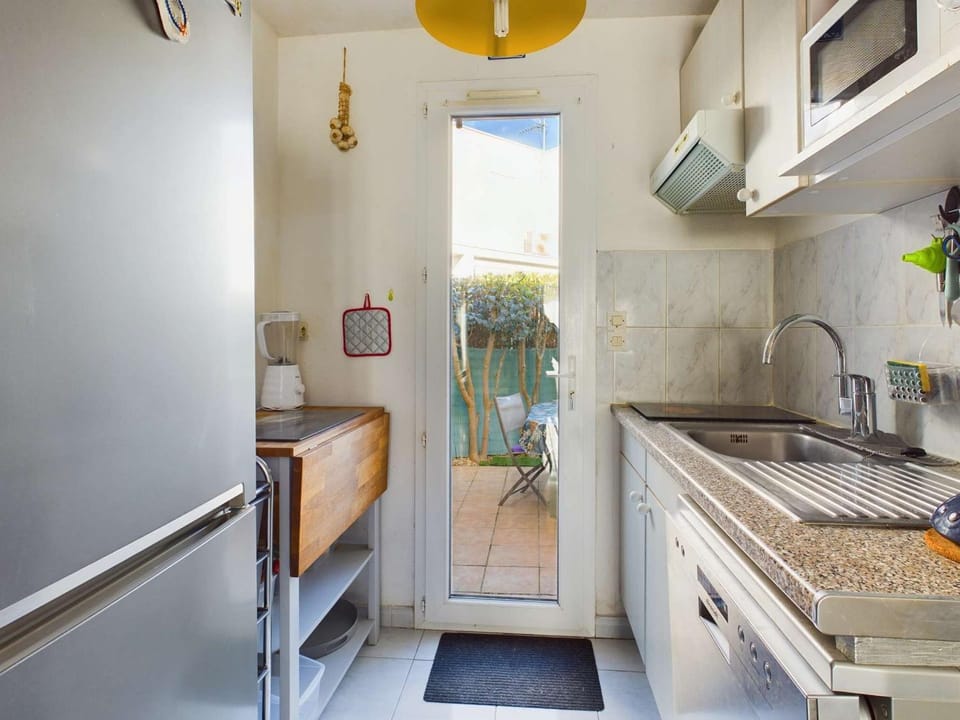 Maison mitoyenne 5 pers, chambres climatisées, parking, animaux, wifi inclus - FR-1-326-859 Apartment in Marseillan