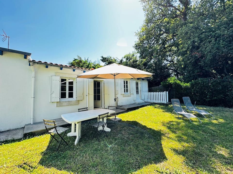 Maison à Fouras pour 2-3 pers avec grand jardin - FR-1-709-99 House in Fouras