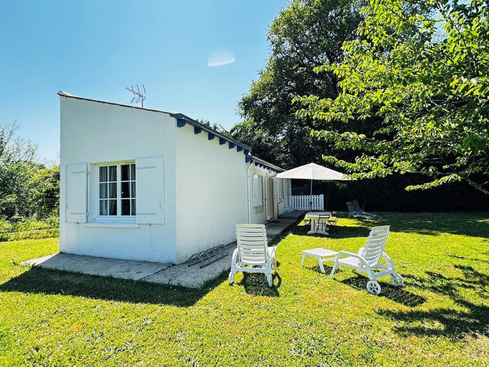 Maison à Fouras pour 2-3 pers avec grand jardin - FR-1-709-99 House in Fouras