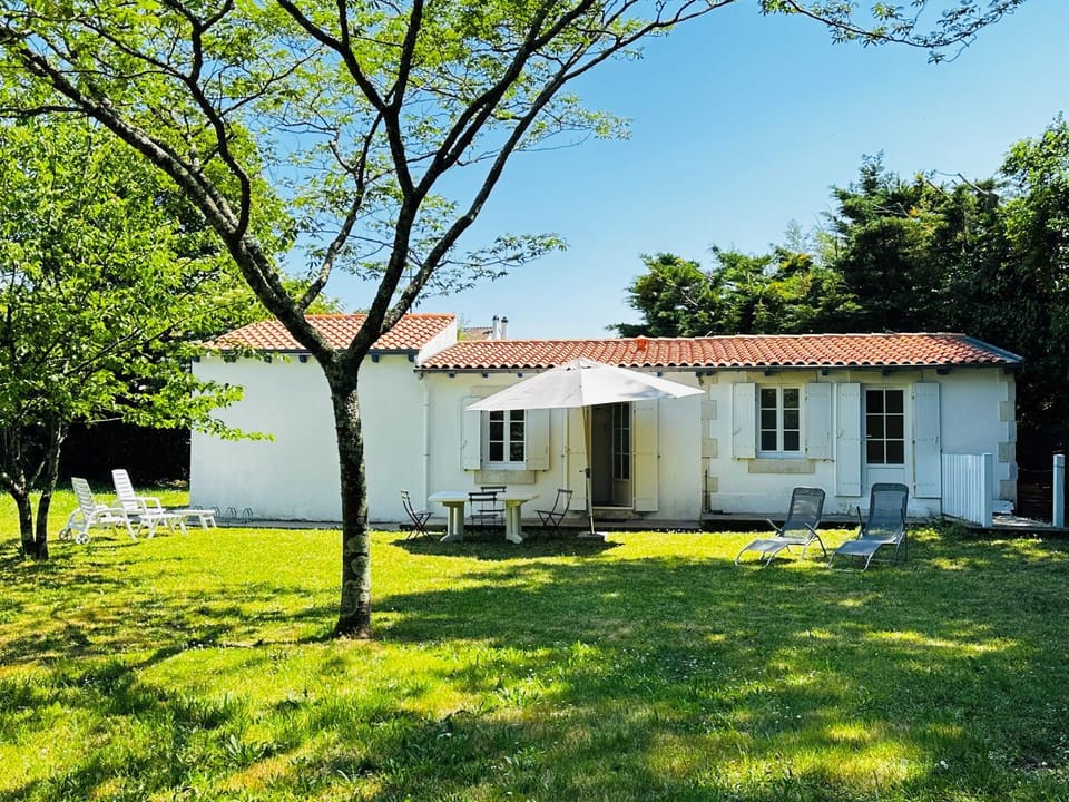 Maison à Fouras pour 2-3 pers avec grand jardin - FR-1-709-99 House in Fouras