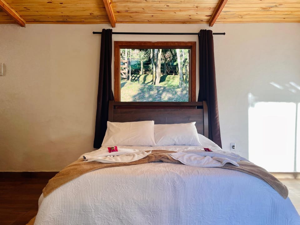 Chalé com lareira pertinho de Monte Verde Chalet in Monte Verde