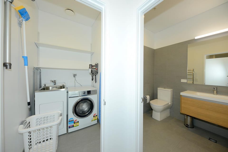 Shower, Toilet, Bathroom, washing machine