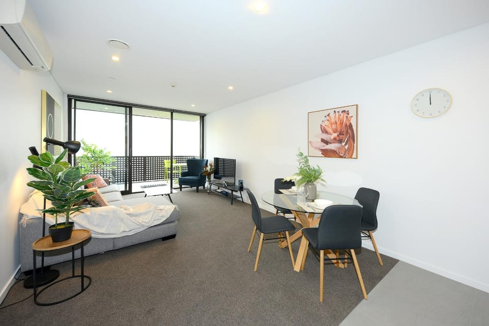 Living room, Seating area, Dining area, air conditioner