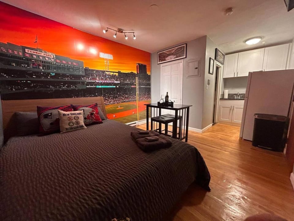 Bed, Living room, Photo of the whole room, Dining area, Bedroom