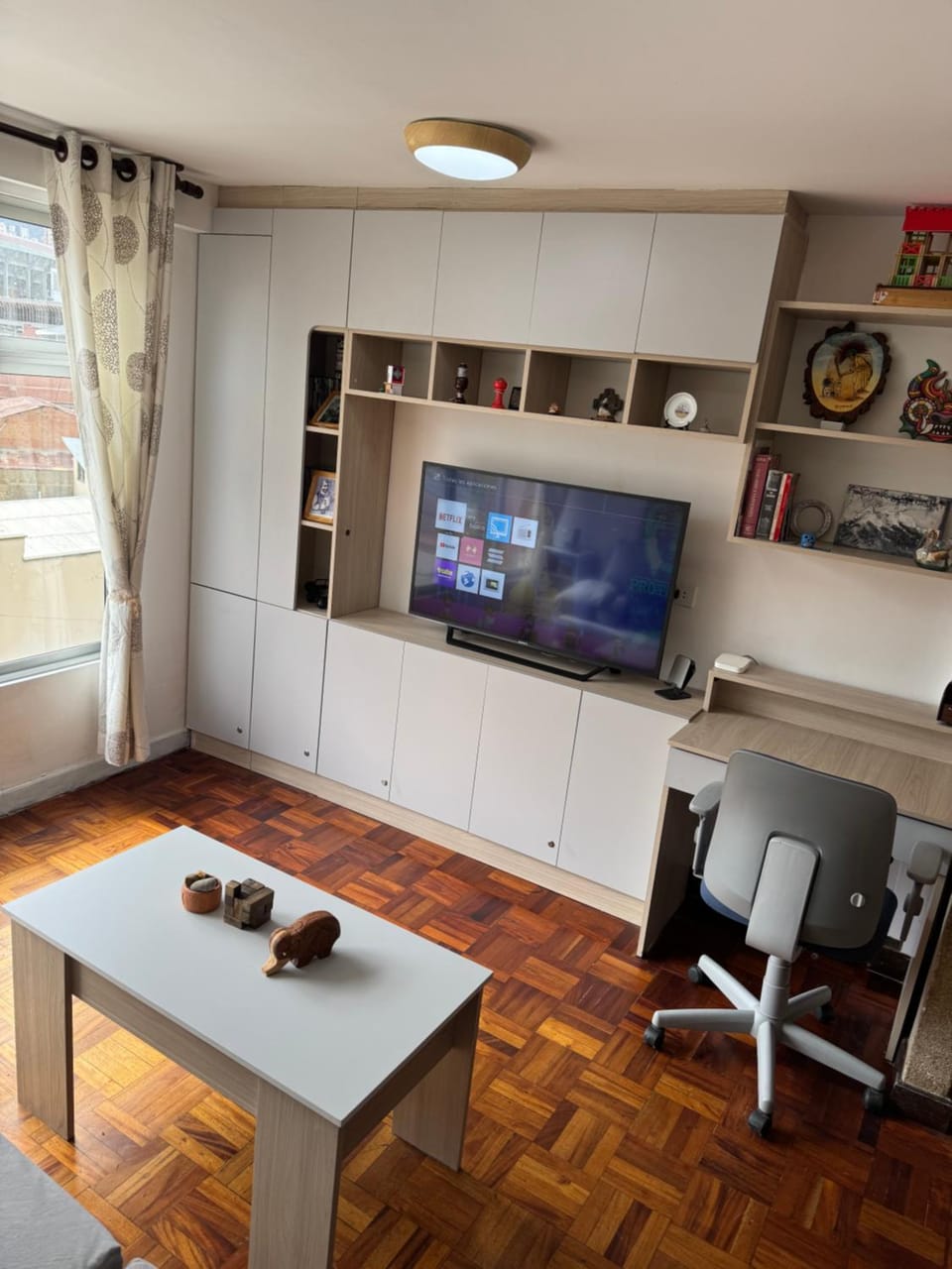 Library, TV and multimedia, Seating area