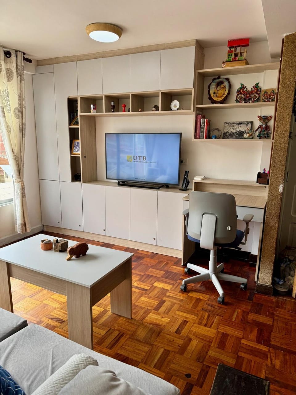 Library, TV and multimedia, Seating area, Quiet street view
