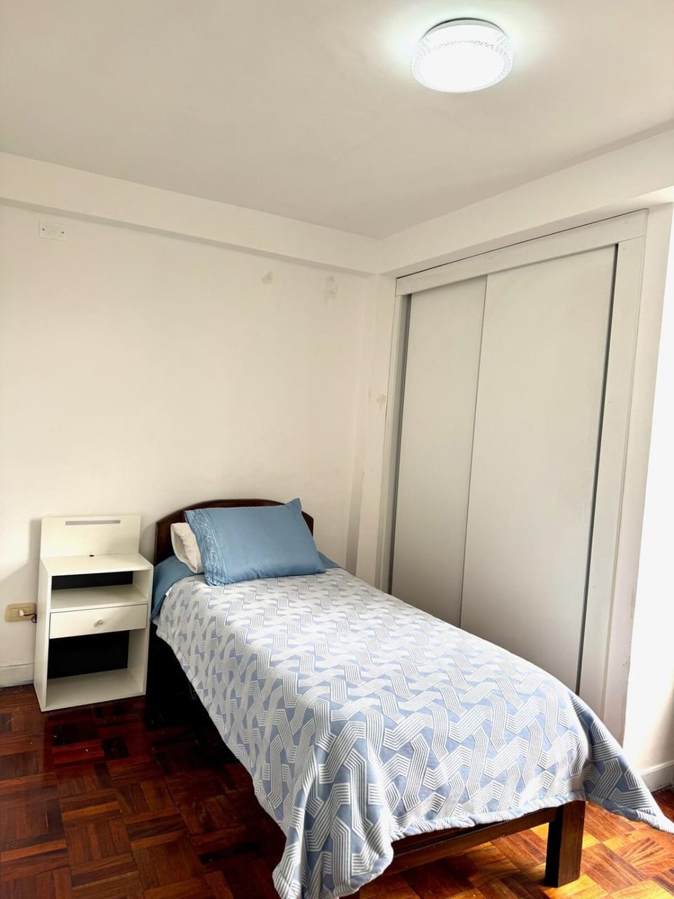 Bed, Photo of the whole room, Bedroom, City view, towels, wardrobe