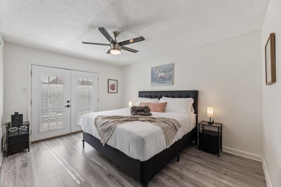 Bed, Bedroom