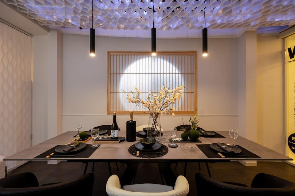 Dining area, internet