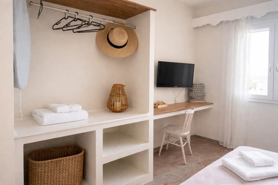 TV and multimedia, Bedroom, wardrobe