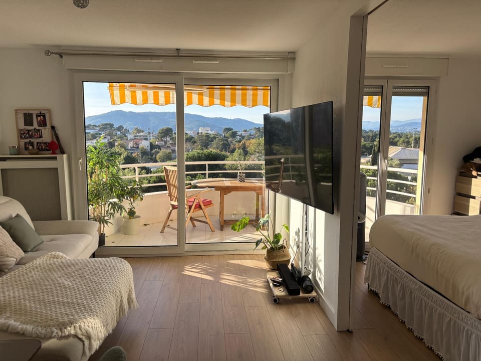 T2 Vue dégagée proche Cannes Apartment in Mougins
