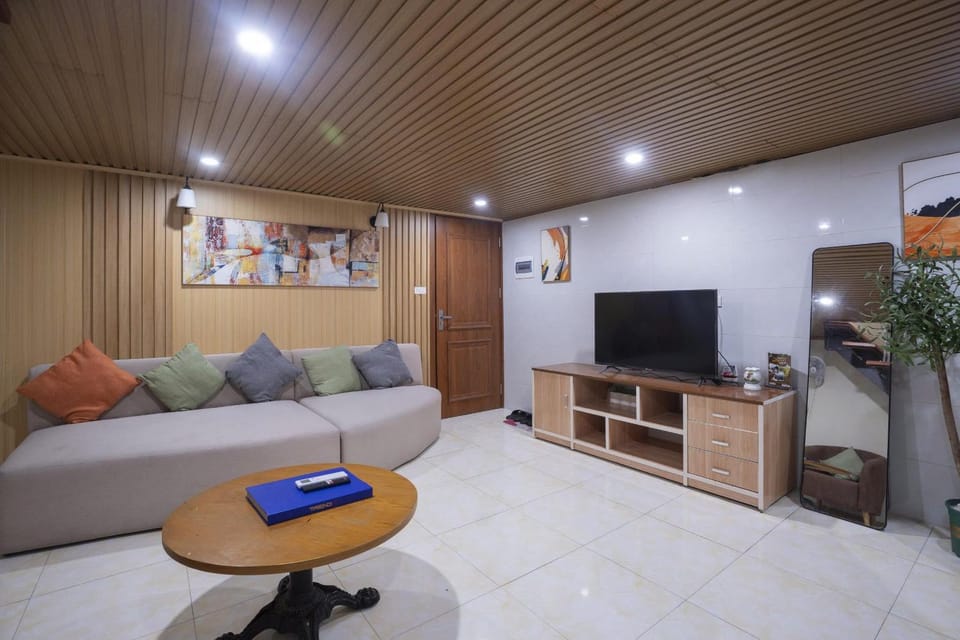 Communal lounge/ TV room, TV and multimedia, Living room, Seating area, Evening entertainment