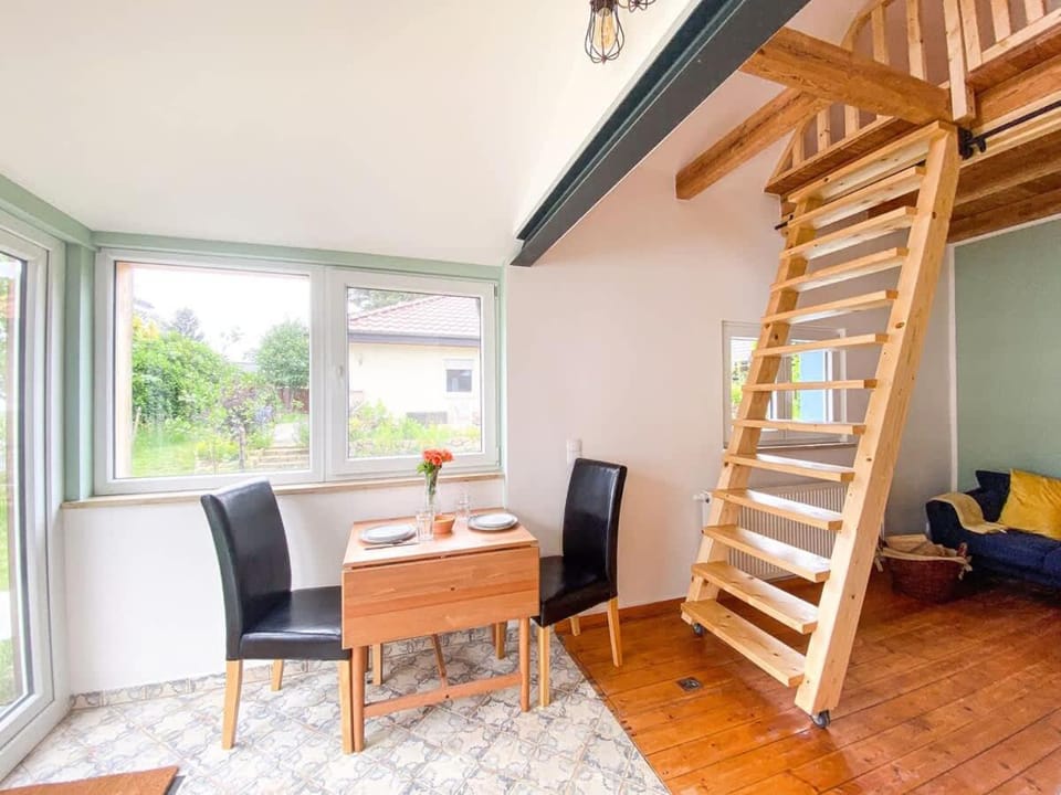 Tiny House im grünen Rangsdorf fuer 4 mit Kamin RAN House in Germany