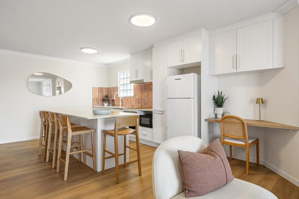 Bright 2-Bed Apartment with Stunning Ocean Views Apartment in Kings Beach