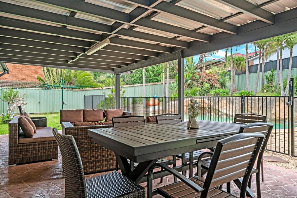 Sunny Pool Access Home for Family House in Sydney
